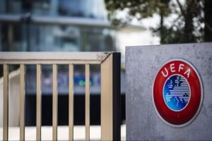 欧足联官方:门将持球超8秒将判给对方角球,U21欧洲杯开始执行