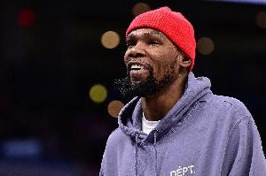 别再贬低GOAT了!KD:我每天说一遍“乔丹退役2次” 你能拿我怎样