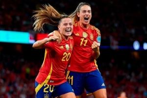 西班牙女足2-0瑞士挺进欧洲杯半决赛!普特拉斯、卡斯蒂略失点
