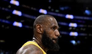 交易与买断障碍重重:为何詹姆斯今夏离开湖人几乎是不可能的事情