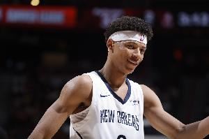 打得还行!7号秀费尔斯16中7拿到拿到22分7板4助3断1帽 5失误