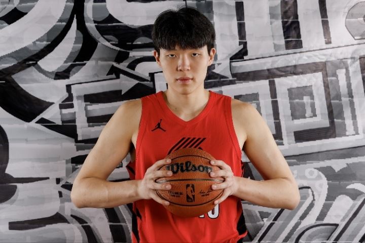 ESPN点评杨瀚森:最引人入胜的新秀 传球&盖帽出色 篮板球得加强