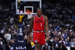 弗兰克:莱昂纳德小琼斯可以打3或4 科林斯可以在4&5号位之间切换